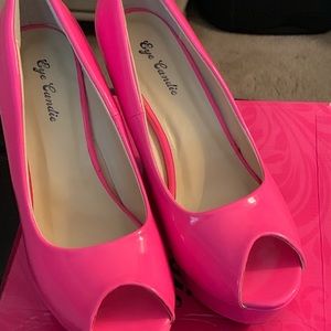 Neon pink platforms size 8.5 fits like 7
